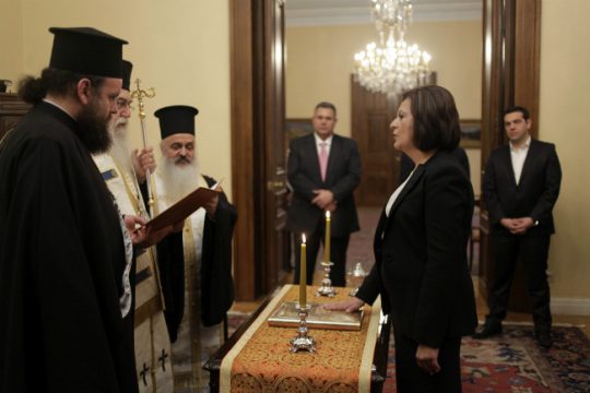 Ορκίστηκε η Χρυσοβελώνη στη θέση του Σγουρίδη