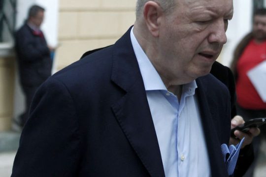 Διαπλοκή χωρίς… εφεδρείες