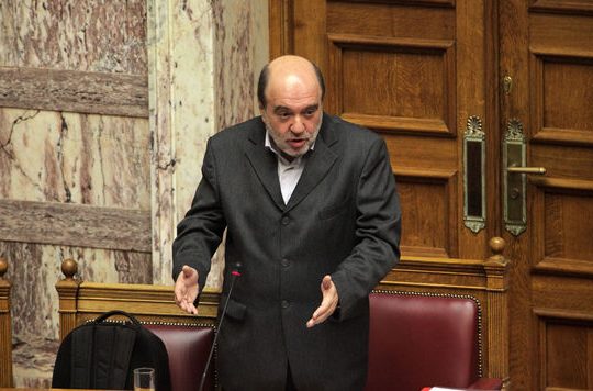 Κατηγορηματική διάψευση Αλεξιάδη για κούρεμα καταθέσεων