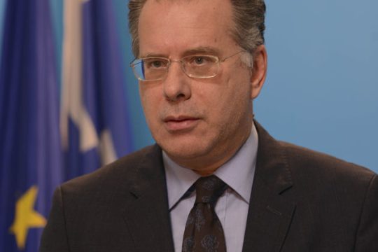 Με τα νώτα ακάλυπτα δεν επιτίθεσαι