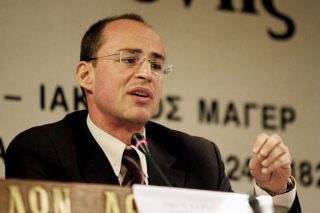 Ξέχασε την «ταμπακέρα» ο Μπουλούκος