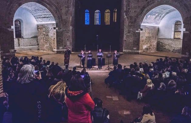 Κοσμική Ροτόντα, αλλά με… σουρντίνα