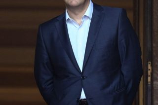 Δύο κρίσεις στο… Μάξιμουμ