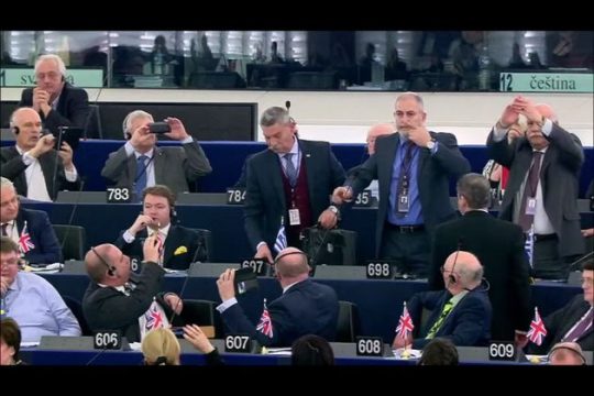 «Πρωτιά» της Χ.Α. στην Ευρωβουλή