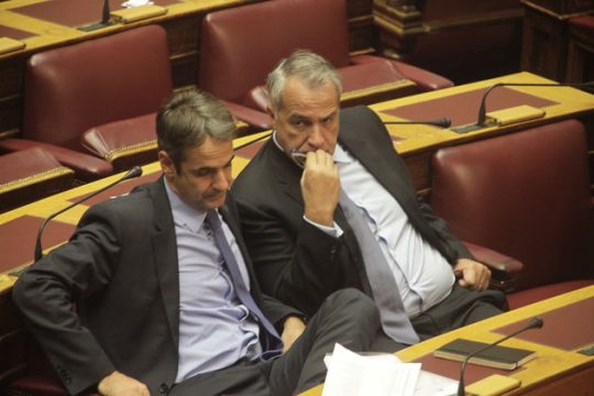 Ο Κυριάκος σηκώνει το… δεξί γάντι