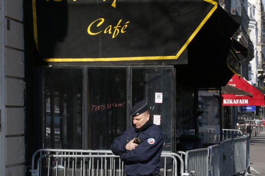 Θραύσματα… φόβου στο Παρίσι