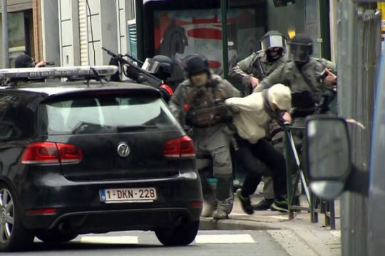 Ολιγωρία (;) της βελγικής αστυνομίας με τον Αμπντεσλάμ