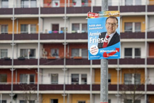 Ενίσχυση ευρωσκεπτικιστών, αύξηση πίεσης στη Μέρκελ