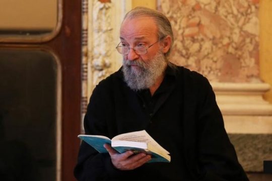 «Στο διάολο οι υπολογιστές – πηγαίνετε θέατρο!»