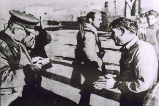 «Σαν πουλιά τα τουφεκάν»