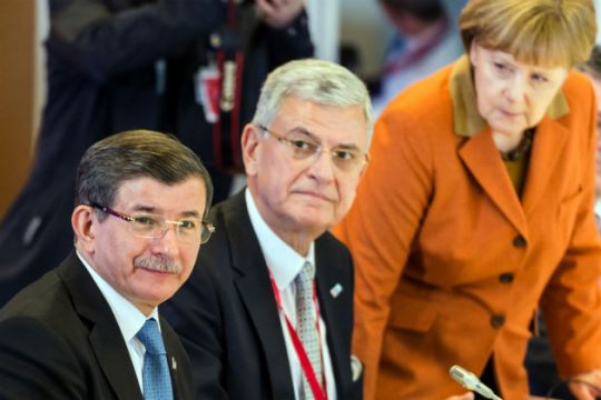 Αναζητώντας συμφωνία νομικά ισχυρή και εφαρμόσιμη