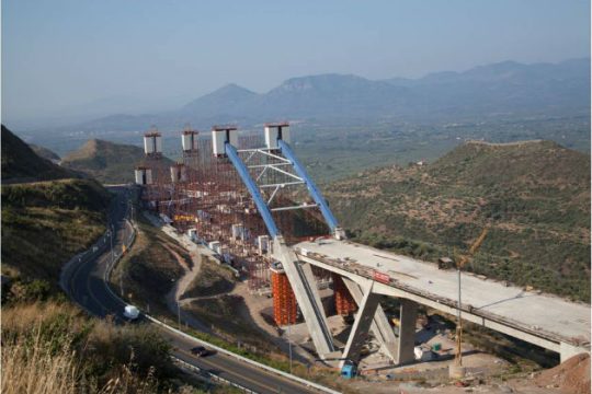 Εκτός Καλαμάτας μέχρι… να ολοκληρωθούν τα έργα