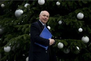 Η… Ε.Ε. ταρακουνάει τους Συντηρητικούς