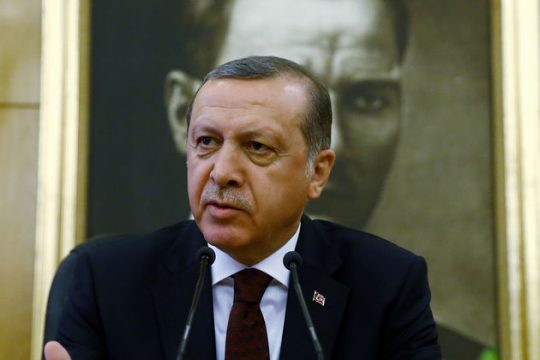 Ενα τσουβάλι γκάφες από τον Ερντογάν