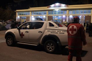 Η αγανάκτηση και ο συνωστισμός έφεραν εντάσεις