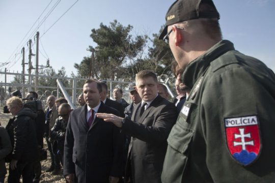 Ο ξενόφοβος μπαμπούλας στοιχειώνει τους ψηφοφόρους