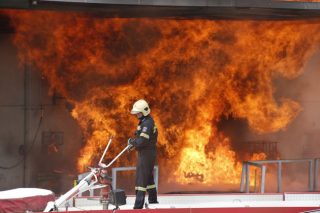 Απειλή για τους εργάτες η ανάφλεξη των χημικών