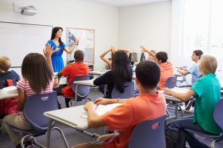 Αυστηρή εποπτεία για τις εργασιακές σχέσεις
