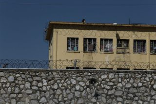 Τώρα θυμήθηκαν την απελπισία στις φυλακές;