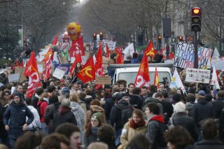 Οργή λαού για τα αντεργατικά μέτρα