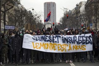 Ο γαλλικός λαός δηλώνει «παρών»