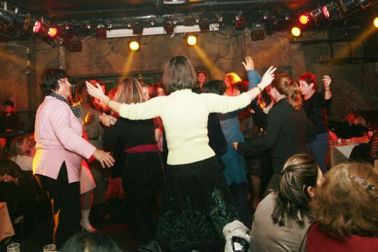 «…και η γυναίκα στο εξής θα κουμαντάρει»