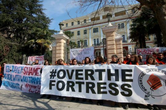 Πορεία Ιταλών ακτιβιστών για τα κλειστά σύνορα