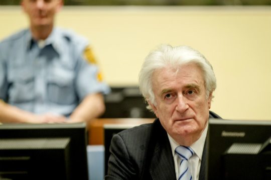 Κάθειρξη μόλις 40 ετών για τον Κάρατζιτς
