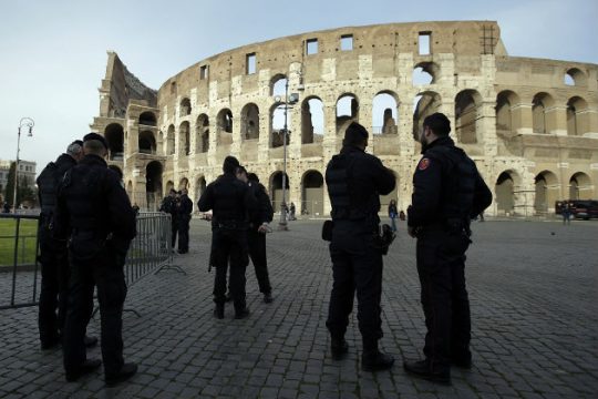 Αφιερωμένη στους πρόσφυγες η «Οδός του Σταυρού»
