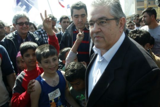 Μεταφορά των προσφύγων από τον Πειραιά ζήτησε ο Δ. Κουτσούμπας