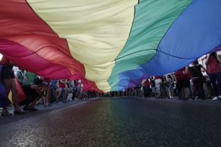 Υπερηφάνεια… κλεισμένη σε τέσσερα ντουβάρια