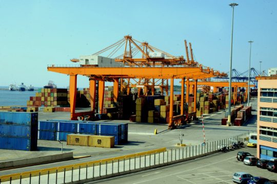 Κατάληψη διαρκείας στα γραφεία της Ένωσης Ελλήνων Εφοπλιστών