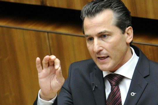 Αυστριακός βουλευτής συνέκρινε τους πρόσφυγες με νεάντερταλ