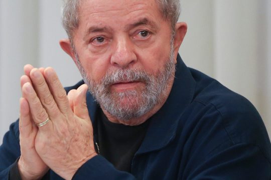 «Πολλές εκδουλεύσεις» του Λούλα στο σκάνδαλο της Petrobras