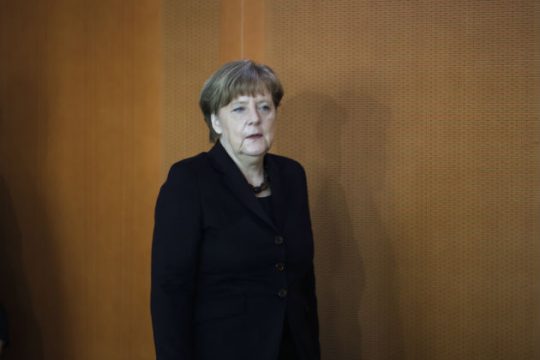 Τριπλή εκλογική μάχη βαρόμετρο για την Μέρκελ
