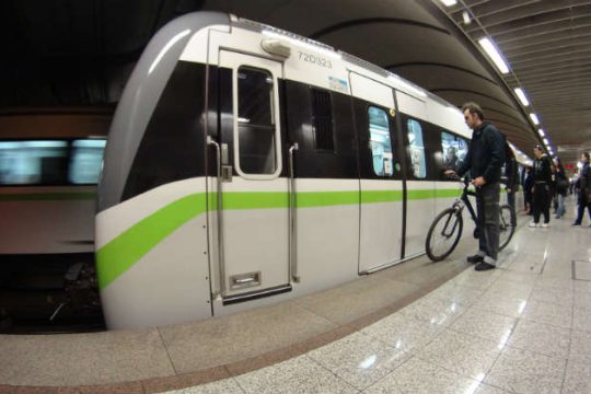 Μετακίνηση με τα μέσα μεταφοράς σημαίνει υγιές βάρος