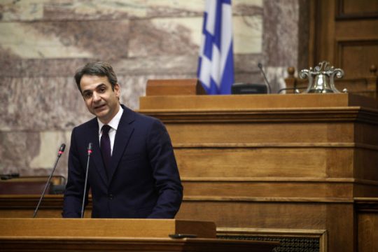 Βολές κατά του Τσίπρα, άνοιγμα στη Γεννηματά