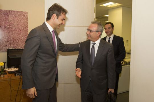 Ανεβάζει τόνους ο Κυριάκος