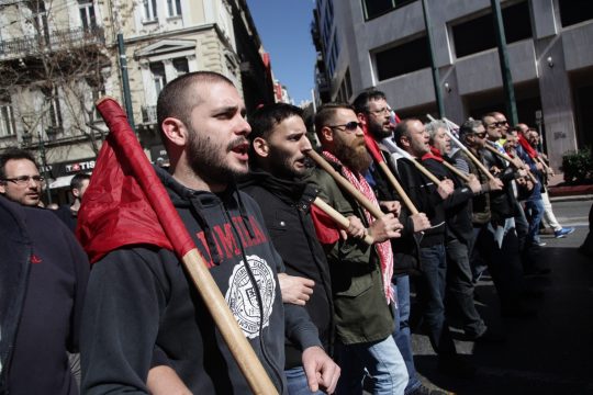 «Τα σύνορα τα κλείνουν, τους πρόσφυγες τους πνίγουν»