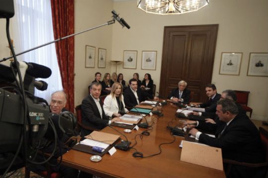 Εθνική γραμμή για το προσφυγικό στο συμβούλιο των πολιτικών αρχηγών