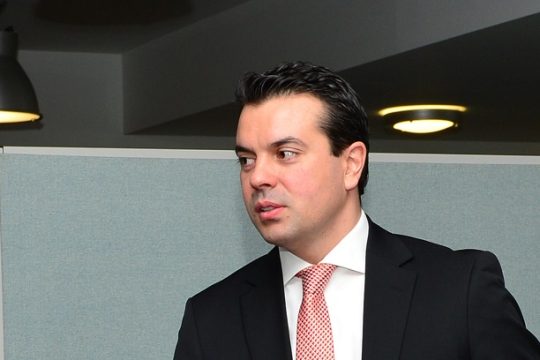 Σκόπια σε Ελλάδα: Μετακινείστε τους πρόσφυγες