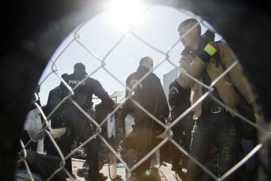 «Η Ε.Ε. κλείνει τον βαλκανικό διάδρομο»
