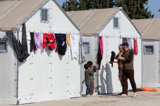 Πρόγραμμα κοινωφελούς εργασίας για 2.297 ανέργους στα hotspots
