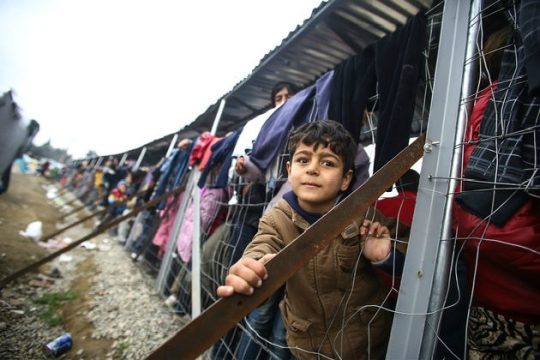 Στην υγεία… ξενοφοβικών και μισαλλόδοξων