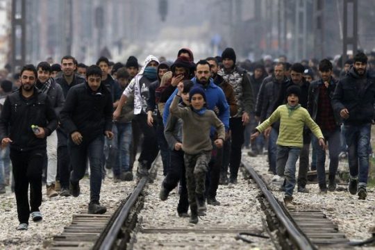 Η απελπισία πολιορκεί τους φράχτες της Ευρώπης