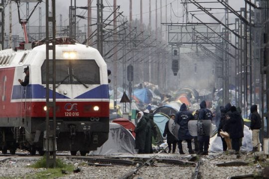 Ακαρπες οι απόπειρες διαφυγής στην ΠΓΔΜ