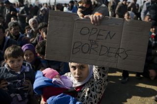 «Ενεση» οικονομικής βοήθειας για την προσφυγική κρίση