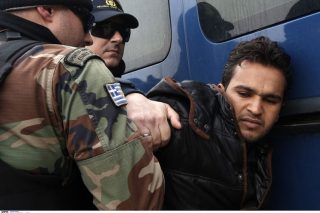 Χύνεται αίμα για τα κινητά!