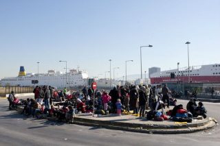 Οι προτάσεις των φορέων του Πειραιά για την προσφυγική κρίση