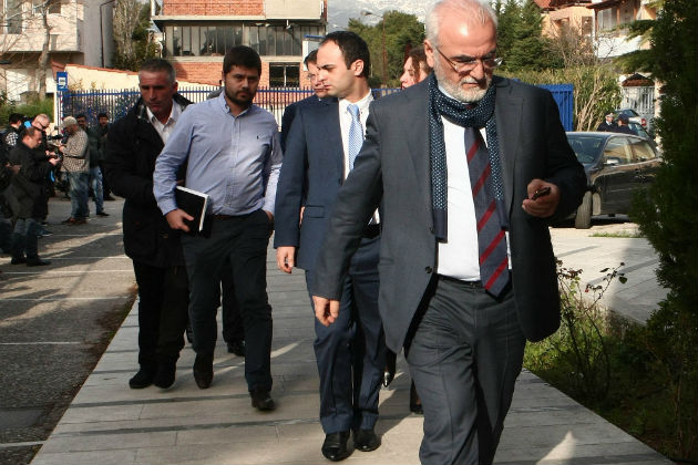 Διευρύνεται το φάσμα του καυγά